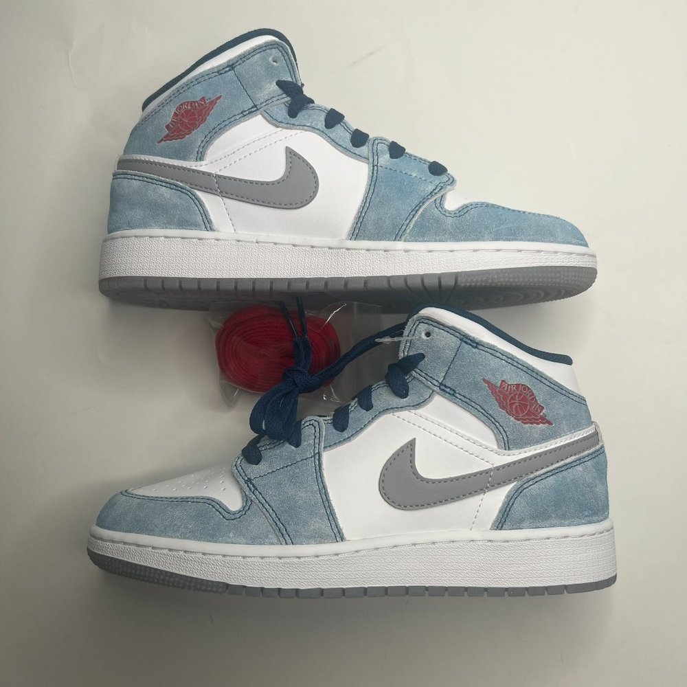 Jordan 1 Mid SE French Blue Light Steel (GS) DR6235-401 Size 5.5Y